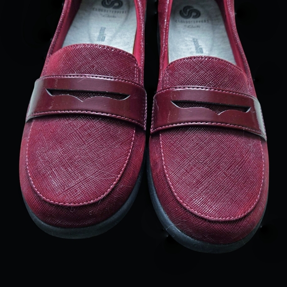 Clarks Cloudstepper Burgundy Penny Loafers. Size 8W US. LIKE NEW. - Picture 3 of 9